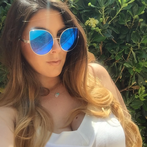 •LAST ONE• Ocean Blue Mirrored Cat Eye Sunglasses - Picture 6 of 8