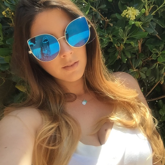 •LAST ONE• Ocean Blue Mirrored Cat Eye Sunglasses - Picture 8 of 8