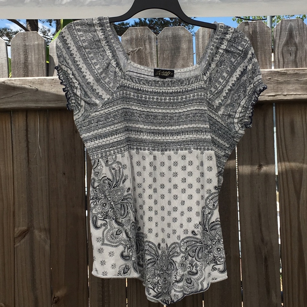 Absolutely Famous brand blouse