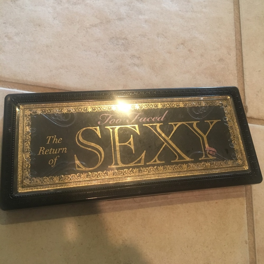 Too Faced Eyeshadow Palette - The Return of SEXY
