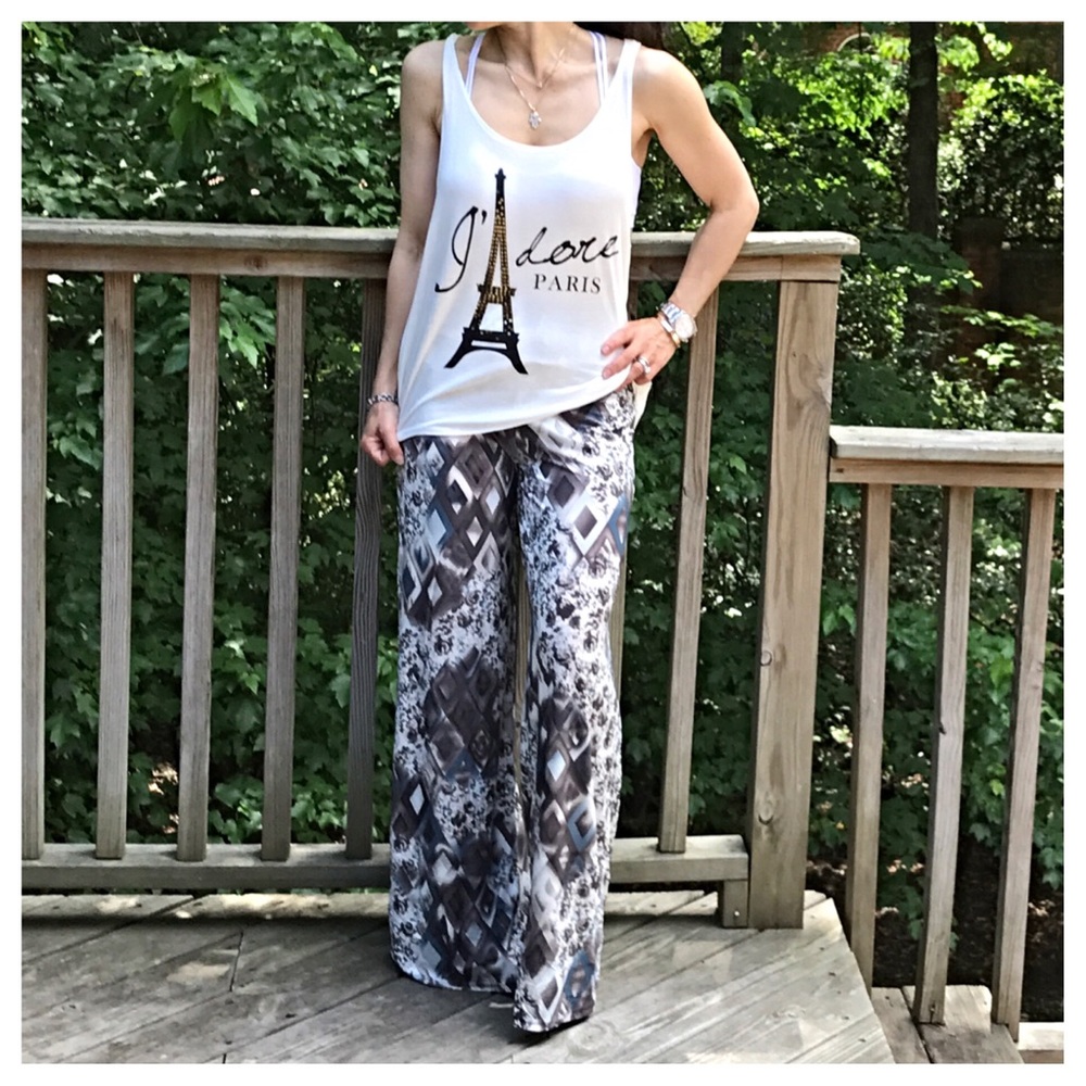 ✨LAST ONE ✨beautiful print wide leg pants - Picture 3 of 8