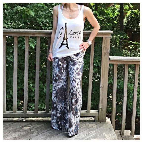 ✨LAST ONE ✨beautiful print wide leg pants - Picture 3 of 8