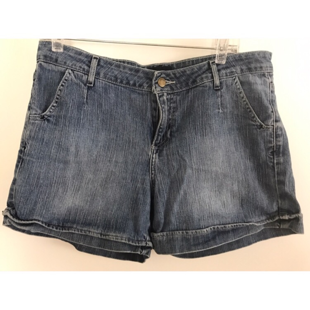 Denim jean shorts size 10