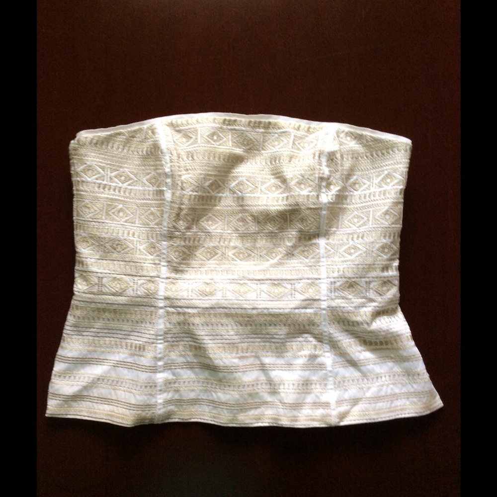 White House black market top sz 8