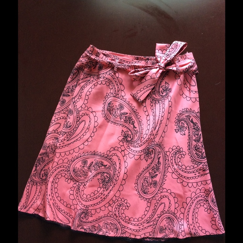 Pink and black flows skirt with belt tie sz 12