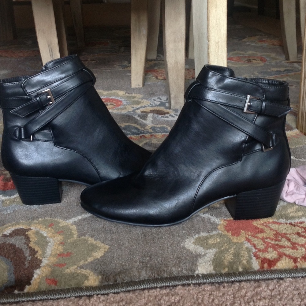 Kenneth Cole ankle boots