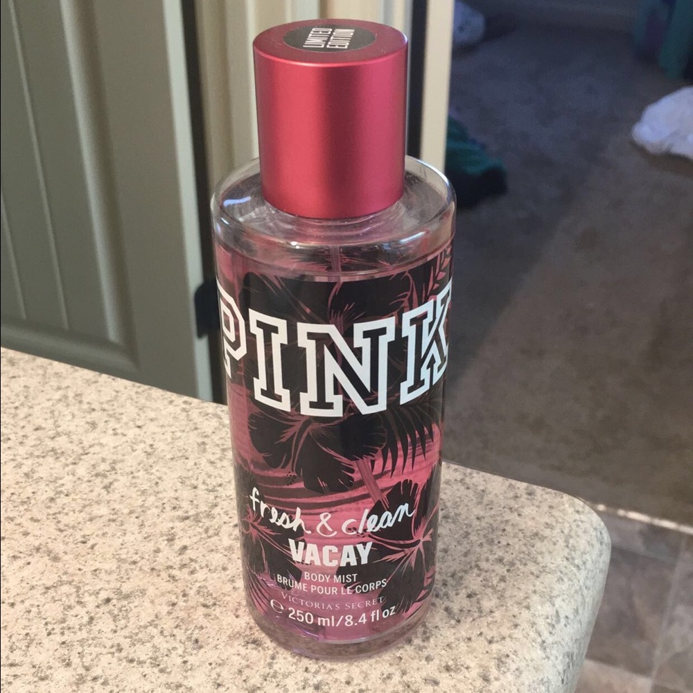 VS Pink Fresh and Clean Vacay Body Mist