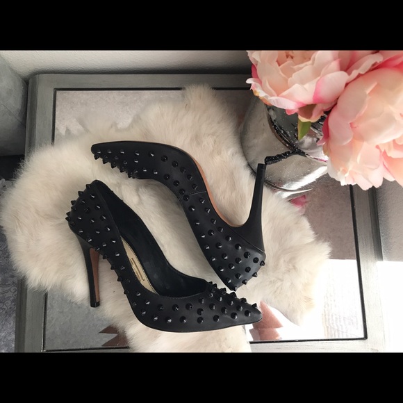 Shoes - Picture 3 of 5