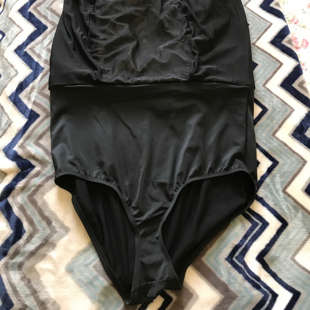 Torrid Disney Little mermaid 2 piece set NWT 🎉HP - Picture 8 of 8