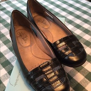 Life Stride Black Cut-out Flats