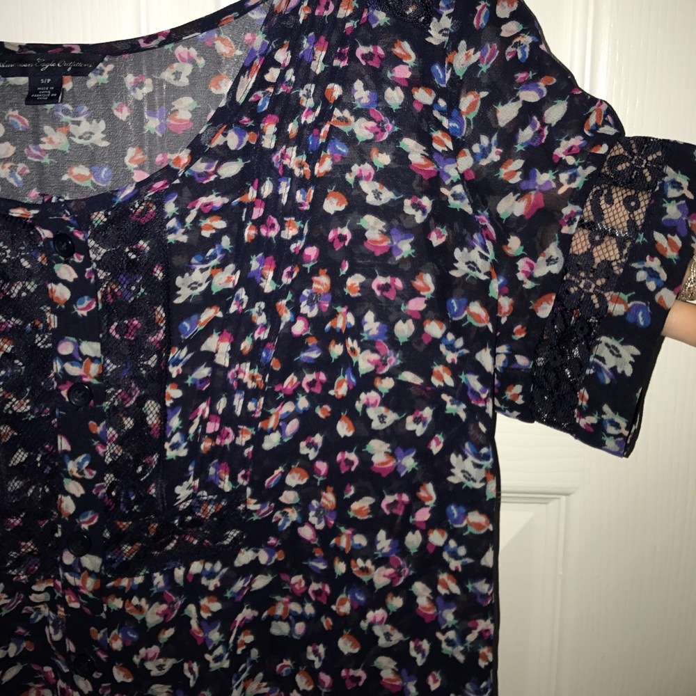 Blouse - Picture 2 of 3