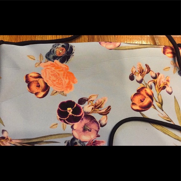 AUTHENTIC Triangl Neoprene Bag Petra Lilac - Picture 4 of 5