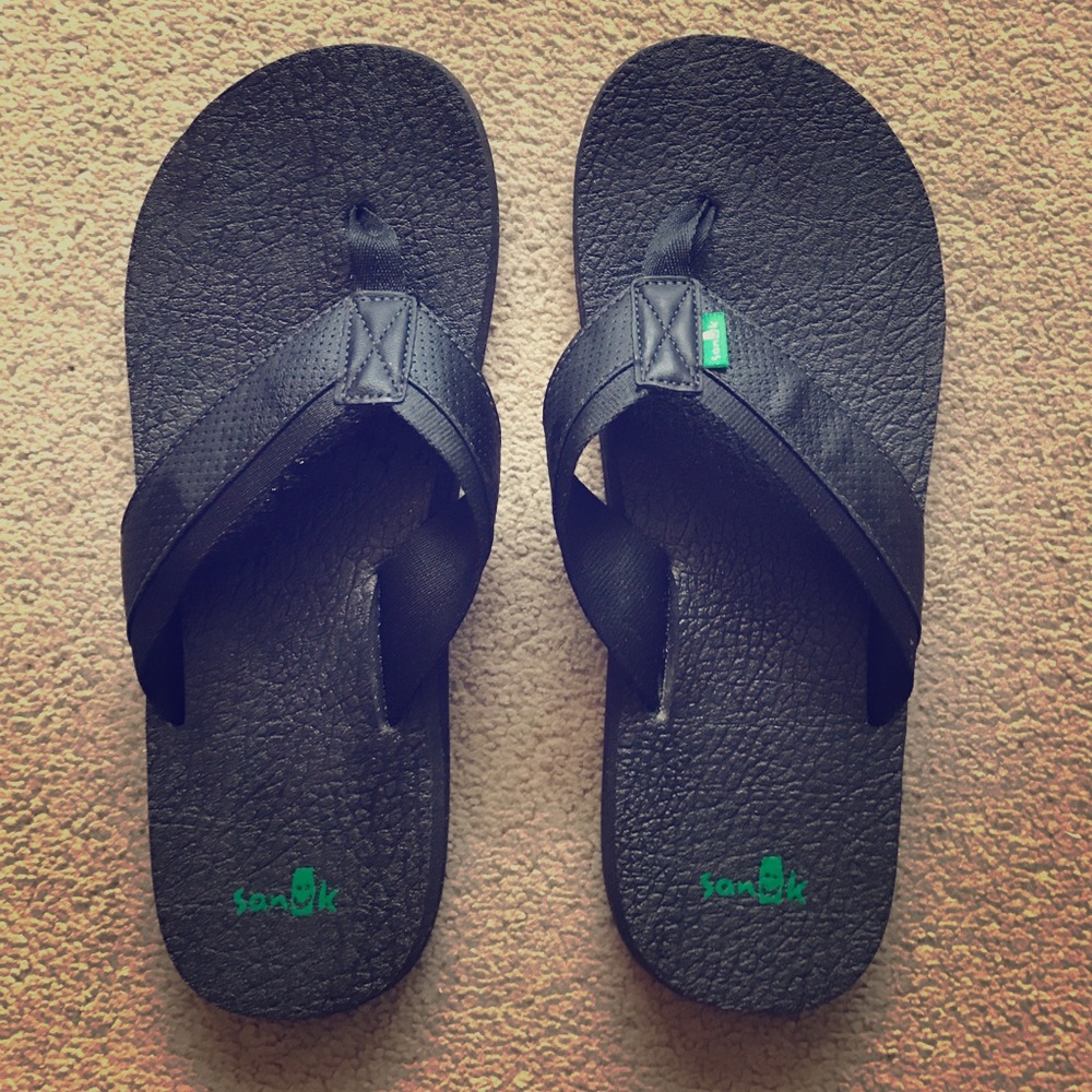 Men's Sanuk sandals size 11