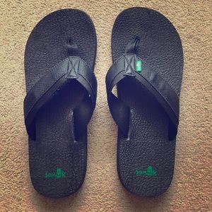 Men's Sanuk sandals size 11