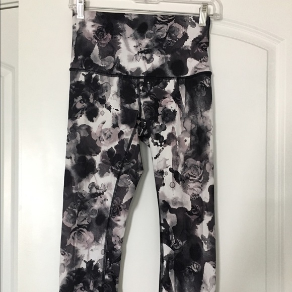 lululemon athletica Pants - Luxtreme High Rise Wunder Under Crops