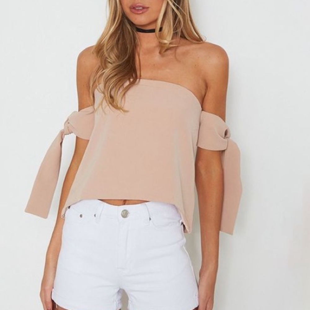 ❌SOLD❌ 🆕 Chiffon Off Shoulder Knot Blouse (nude) - Picture 2 of 3