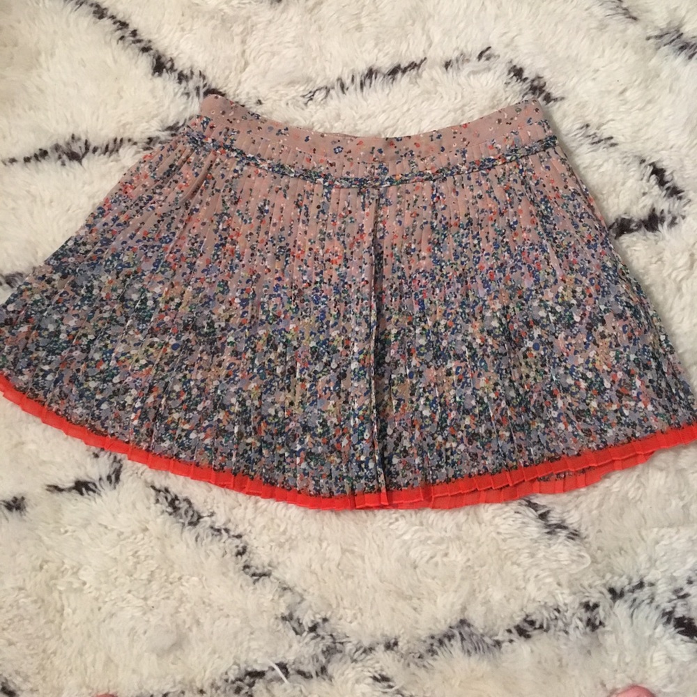 Pleated skirt
