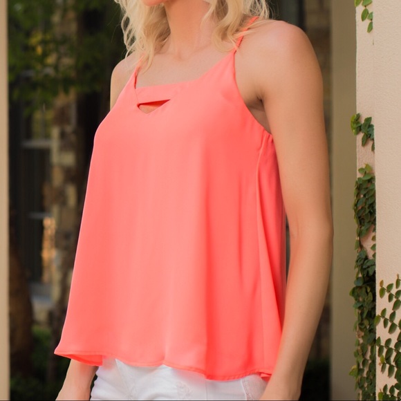 🆕 Coral Keyhole Front Top - Picture 2 of 4