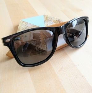 Unisex bamboo wood wayfarer sunglasses
