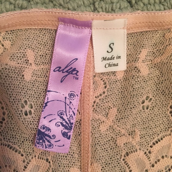 Peach lace racerback bralette - Picture 3 of 4