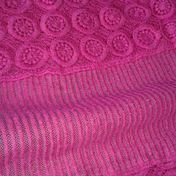 MAGENTA PINK CROCHET TOP - Picture 3 of 3
