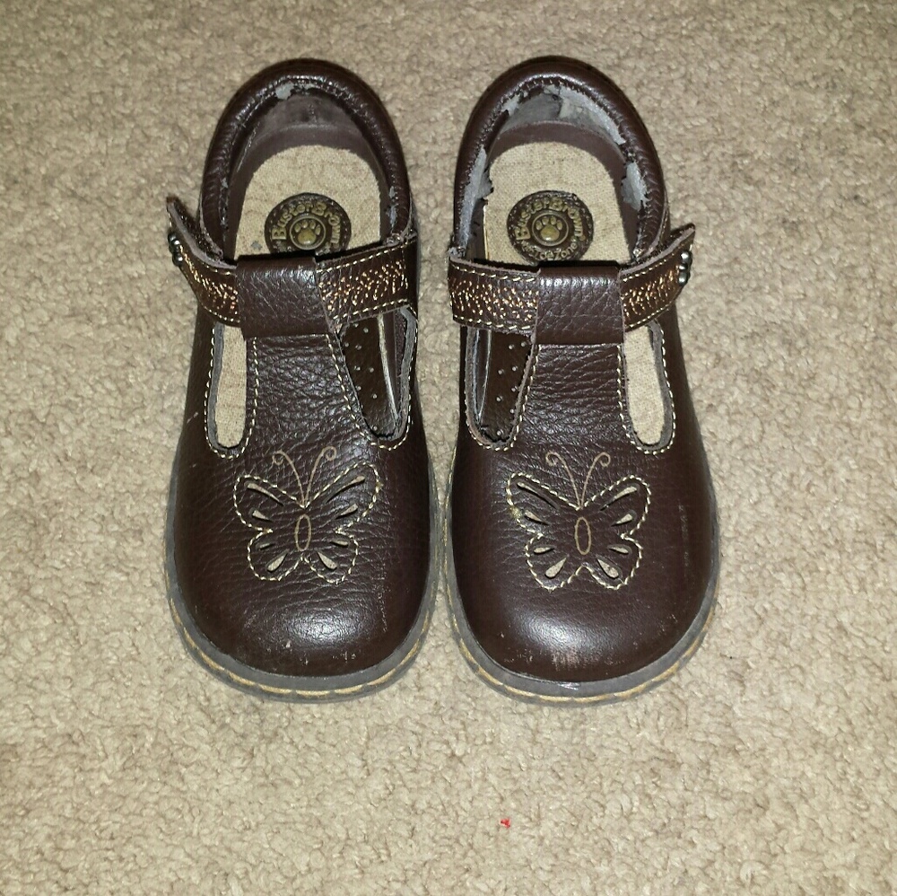 Adorable T-strap Buster Brown shoes!!!
