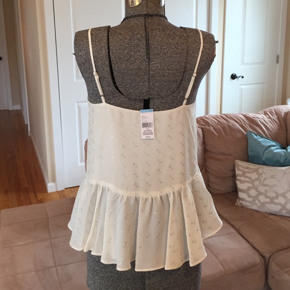 XS NWT WHITE & SILVER BLOUSE - Picture 3 of 4