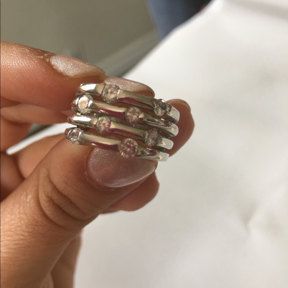 Beautiful ring - Picture 2 of 3