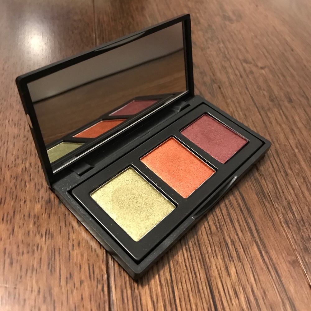 Naked cosmetics eye shadow trio