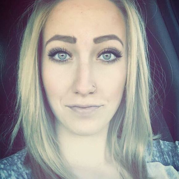 Meet your Posher, Makayla - Picture 1 of 1