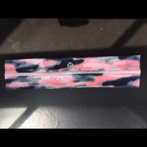 Lululemon headband with grip inside