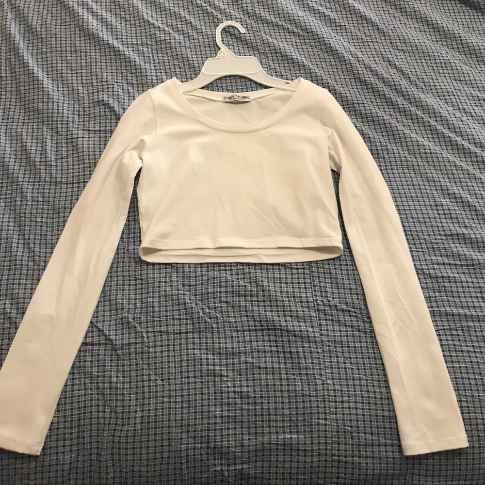 White long sleeve crop top