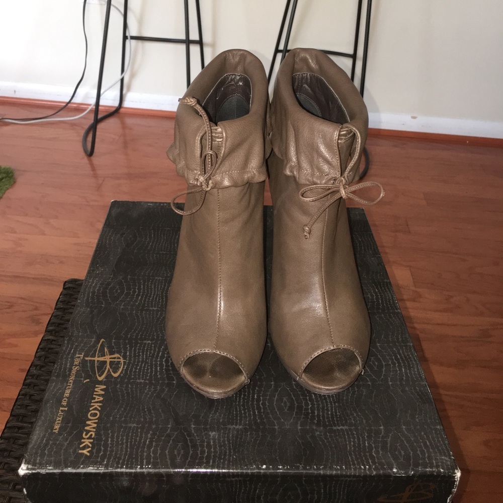 B. Makowsky leather bootie