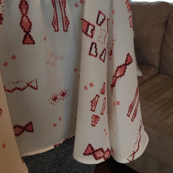 NEW W/TAGS XS Cream/pink blouse - Picture 2 of 6