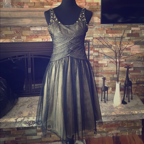 BCBGMAXAZRIA Black and Gold Formal Dress - New - Picture 1 of 8