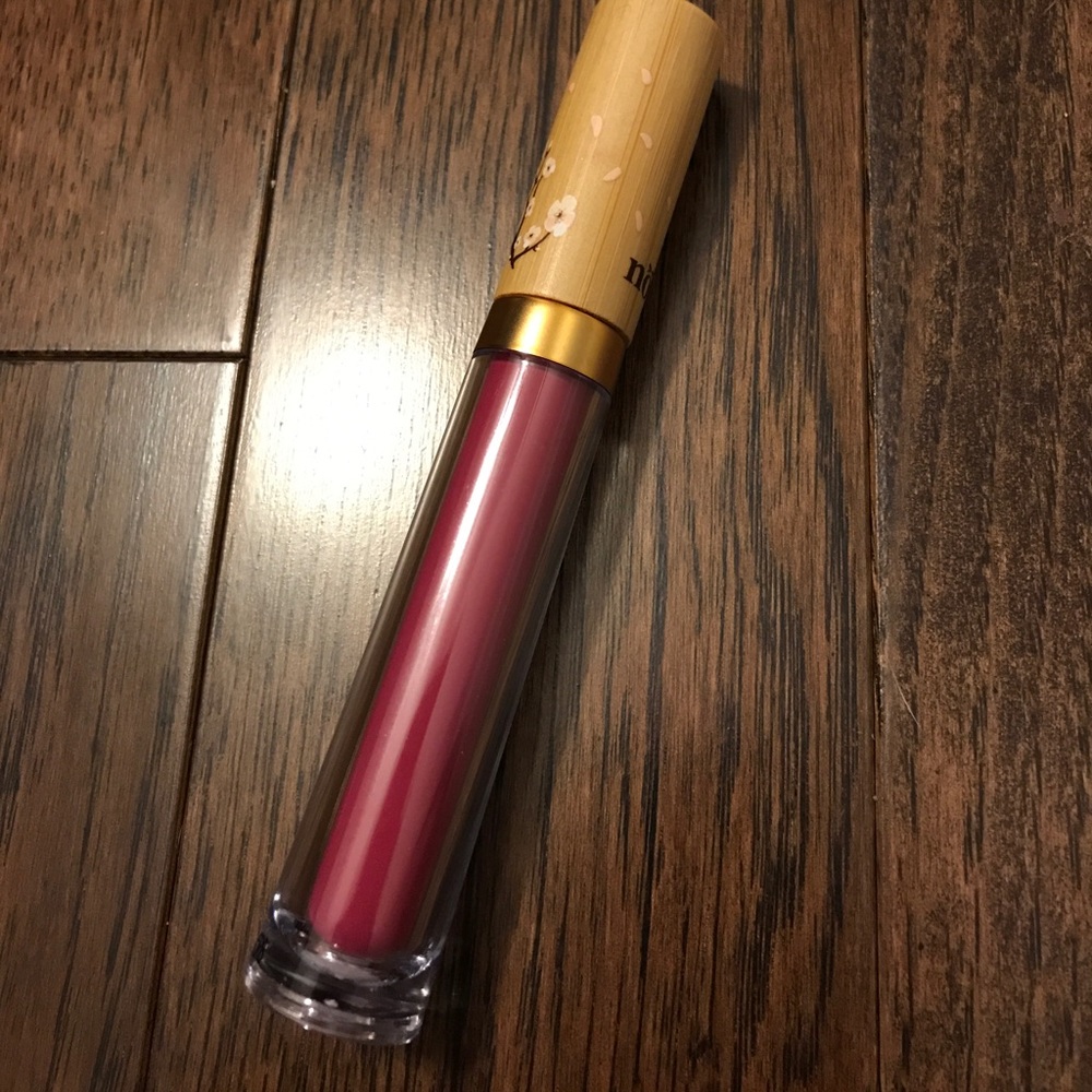 Noyah malbec lipgloss