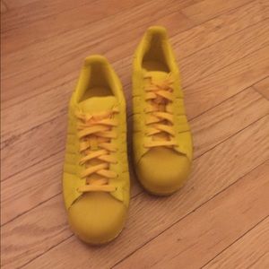 Adidas sneakers men's 9 1/2 women's 10 1/2