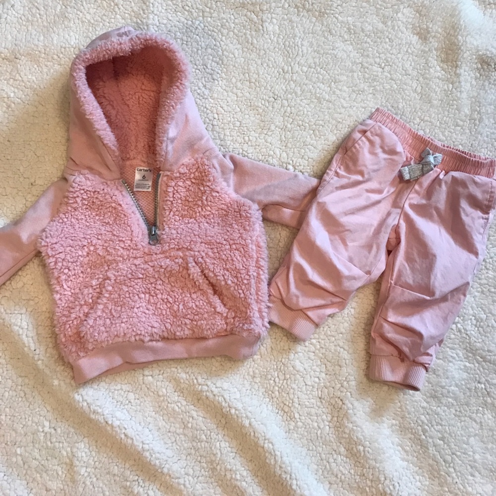 6 month hoodie and pant set never been worn
