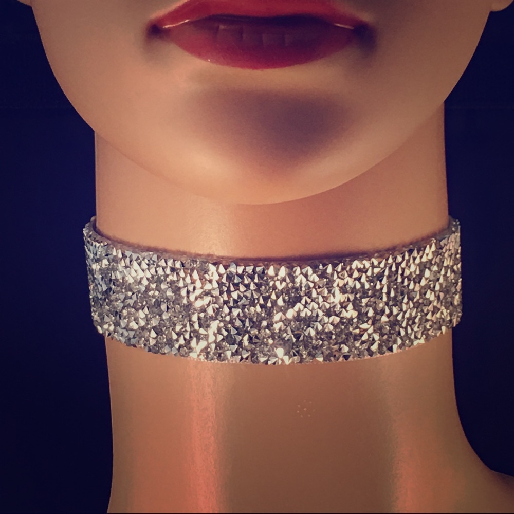 ✨Elegant Swarovski Element Choker✨