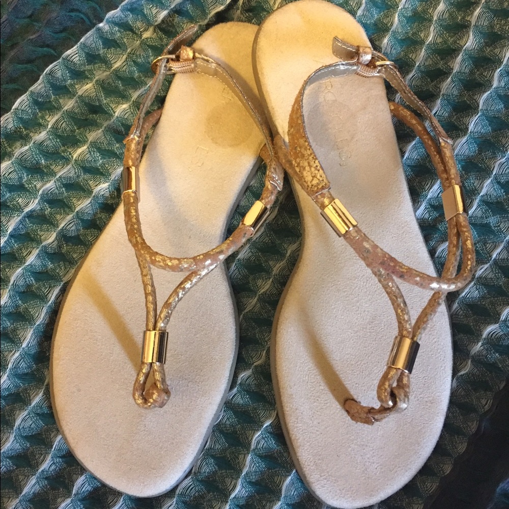 Aerosols sandals!