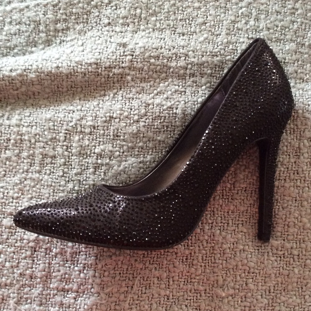 Diba stiletto black shoe. Sized 9.5. Worn once.