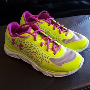 Under Armour Spine Lazer running shoes