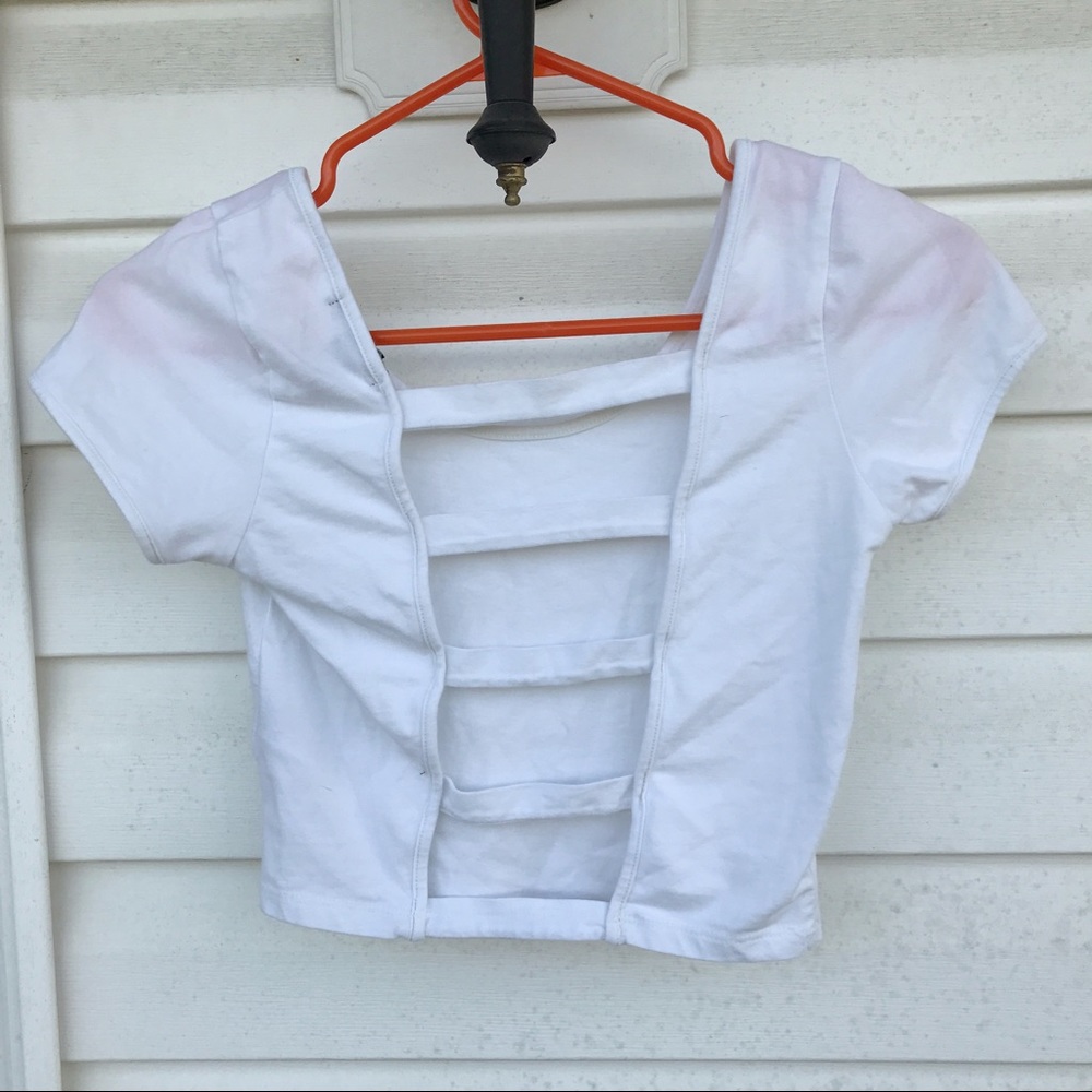 White croptop