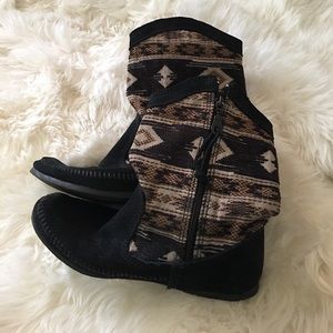 Minnetonka moccasin boots