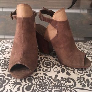 BROWN SUEDE DISTRESSED BOOTIES