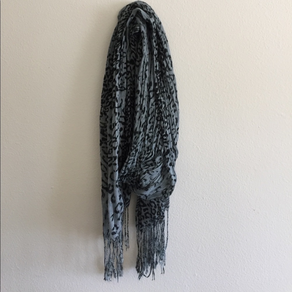 Grey and black cheetah print scarf!