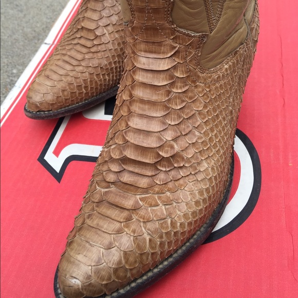 Women's Justin Tan Snakeskin Tall Boots Size 6.5M - Picture 3 of 7