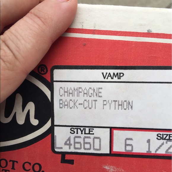 Women's Justin Tan Snakeskin Tall Boots Size 6.5M - Picture 7 of 7