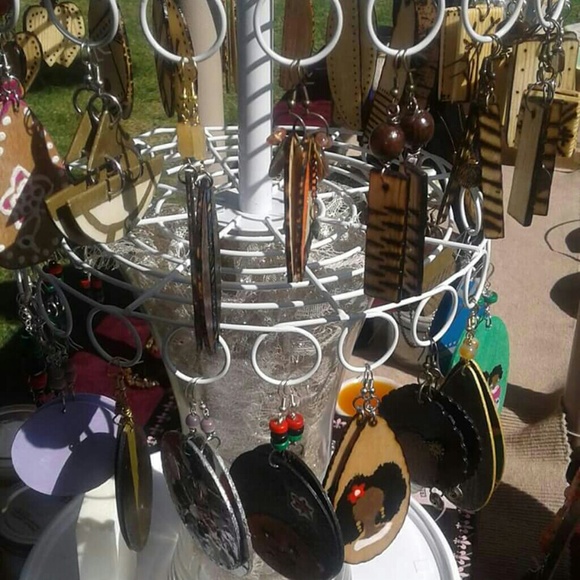 Meet your Posher, Bernice - Picture 1 of 1