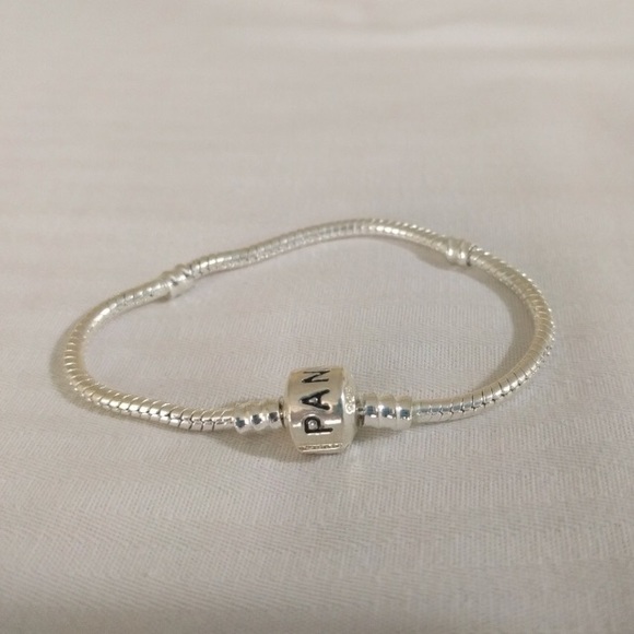 Poshers that SELL fakes! Plz read! Plz Share! - Picture 2 of 8